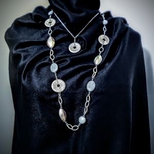 Premier Designs Marine two in one necklace.